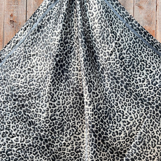 35X35"   Snow Leopard Wild Rag/Scarf WR167